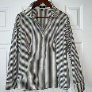Jones New York No Iron Grey And White Striped V Neck Button Up Shirt Size L